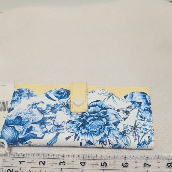 Betsey Johnson Blue Floral Wristlet Clutch - Picture 10 of 11